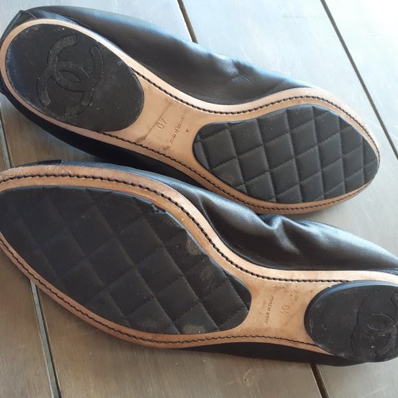CHANEL black leather cap toe ballerina flats logo 40 US 10 - Picture 5 of 7